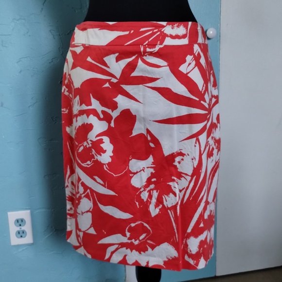 New York & Company Stretch Tropical Skirt - Picture 2 of 7